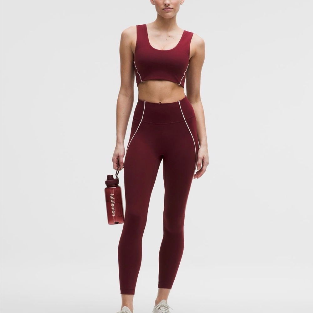 Lululemon Seamless Scoop Sports Bra with cut out in back- Burgundy bay size 6 - Picture 3 of 8